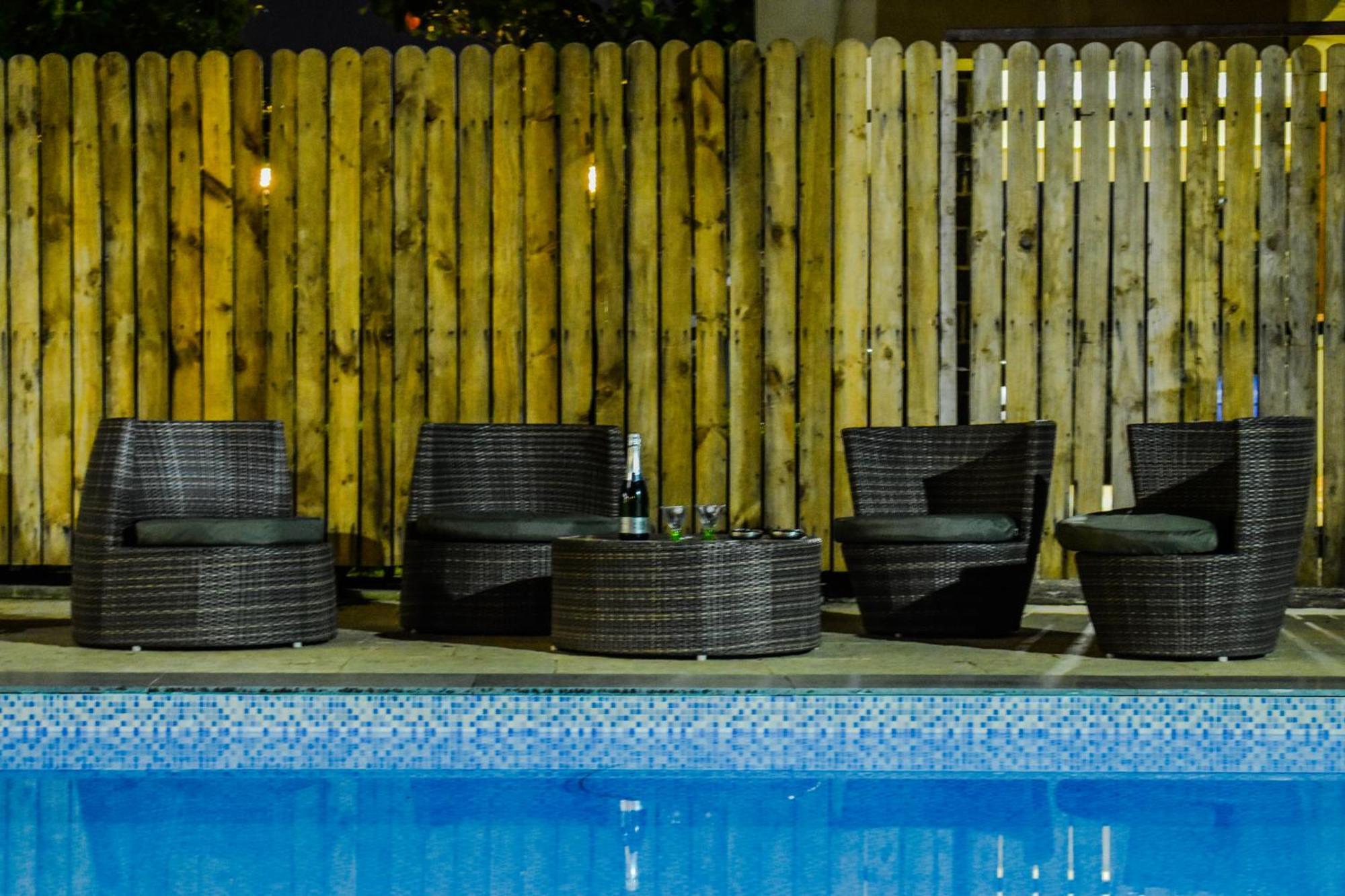 Lifeline Villas - Luxurious Taraangan 4 Mountain View Villa With Biggest Pool And Huge Open Area Lonavla Exterior foto